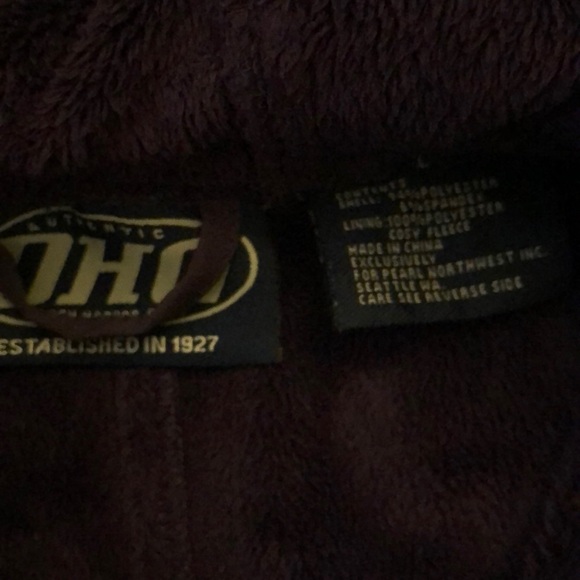 DHG Dutch Harbor Gear Authentic size Large jacket - purple, fury inside lining - Picture 3 of 9